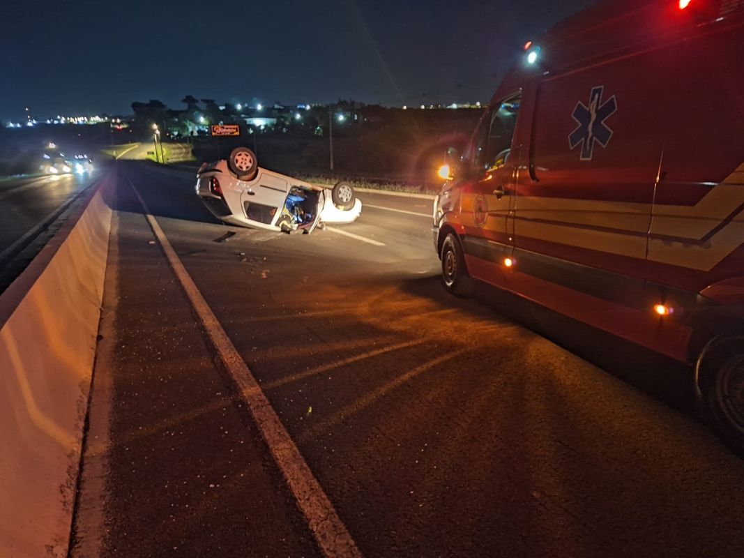 Capotamento é registrado na BR-282 em Xanxerê na manhã deste sábado (04)
