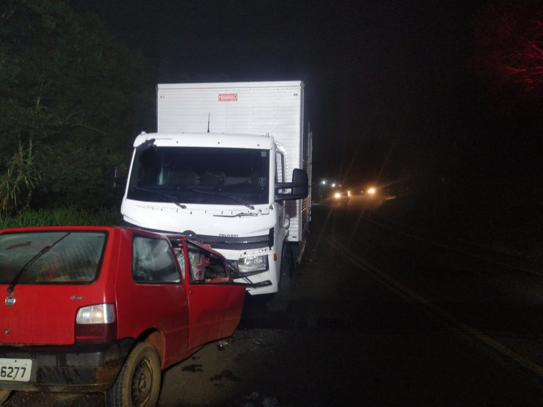 Motorista morre após colisão entre carro e caminhão na SC-157 em Quilombo