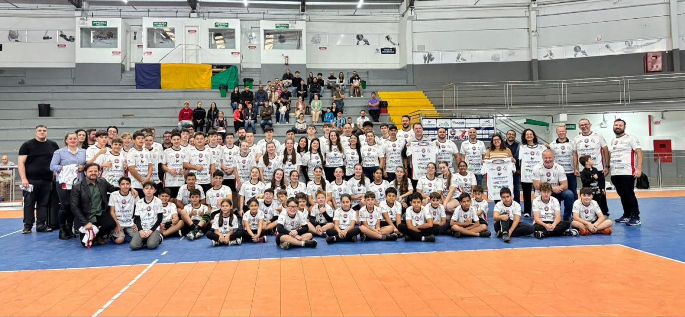 Xanxerê promove evento especial de entrega de uniformes para equipes de handebol