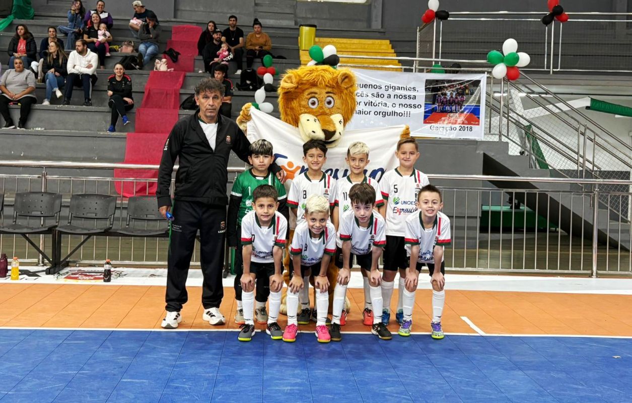 Xanxerê se destaca e encerra turno na liderança do futsal sub-08