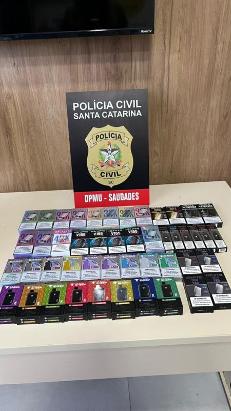 Polícia Civil apreende cigarros eletrônicos em operação contra venda para adolescentes