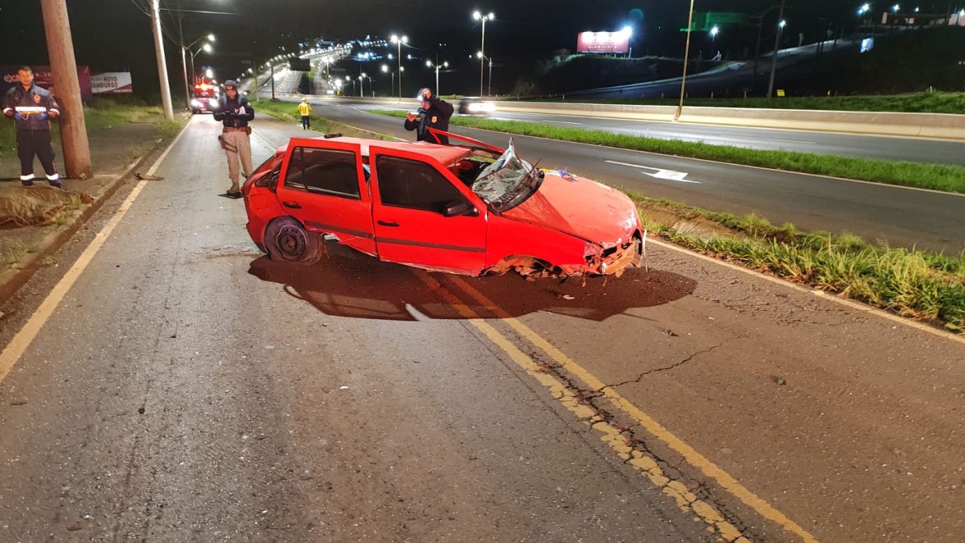 Jovem de 25 anos morre após capotamento na marginal da BR-480 em Chapecó