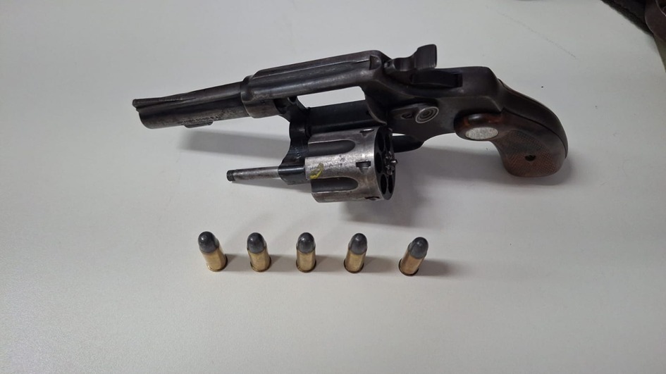 Homem é preso por posse irregular de armas de fogo durante operação policial em Xaxim