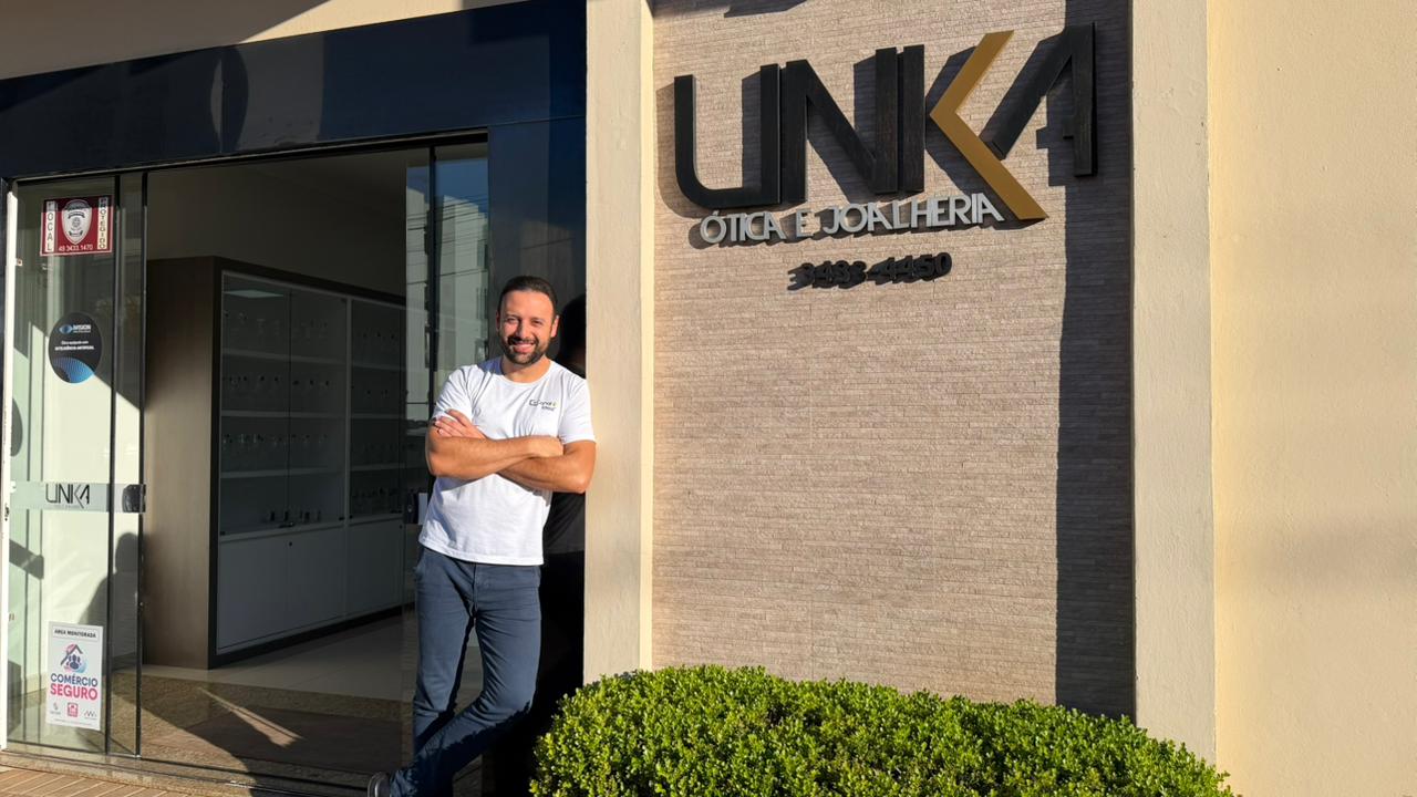 VÍDEO: O Rodrigo foi na Unika Joalheria e Ótica comprar um presente pra esposa… mas a situação saiu do controle