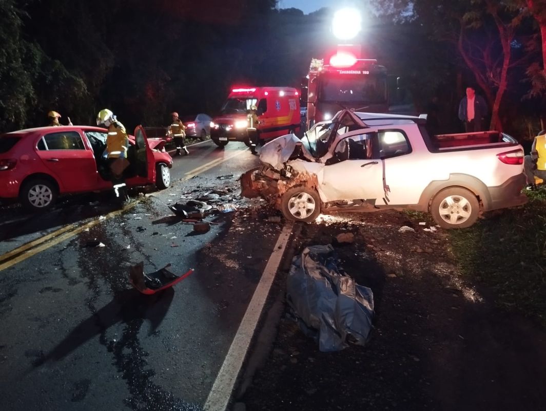 Colisão frontal deixa um morto e dois feridos no interior de Saudades