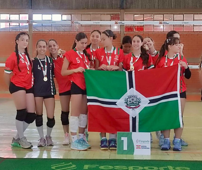 Xanxerê conquista título no vôlei feminino e garante vaga para a fase regional da Olesc