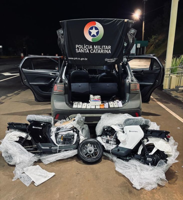 PMRv apreende 16 iPhones, anabolizantes, iPad e motos elétricas em abordagem na SC-480 em Chapecó