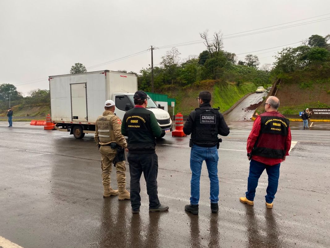 Polícia Civil participa de barreira sanitária para reforçar fiscalização na divisa entre SC e RS