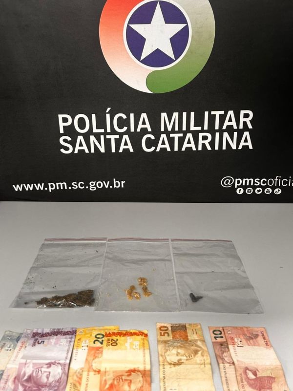 Polícia Militar prende dois suspeitos por tráfico de drogas e apreende crack, maconha e dinheiro em Xanxerê