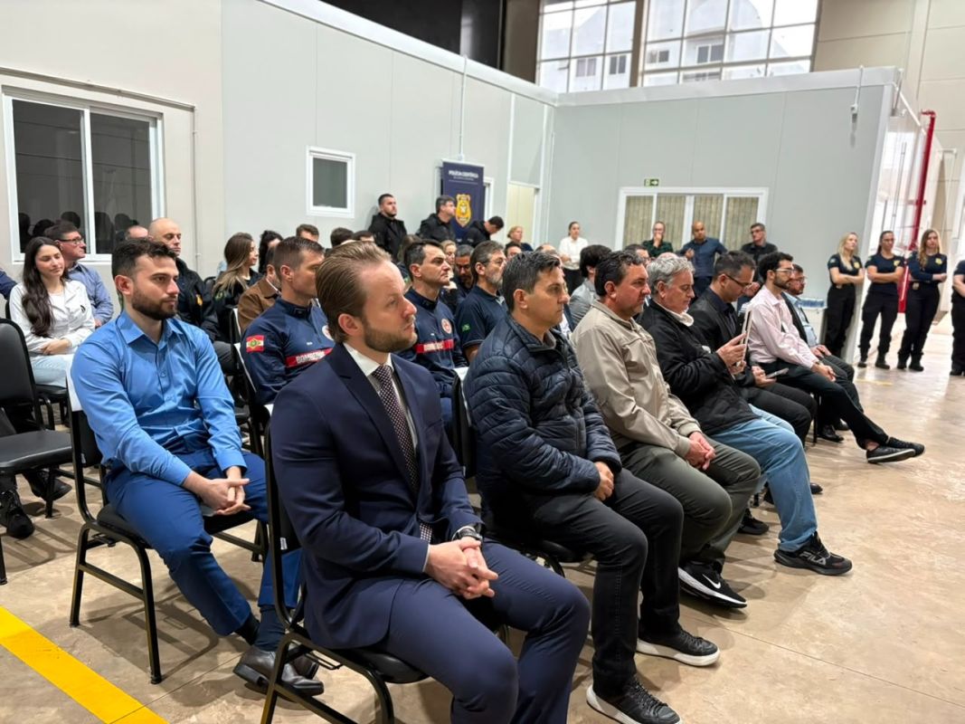 Prefeito de Xanxerê em exercício acompanha inauguração da Polícia Científica e vistoria obras da XRE-100