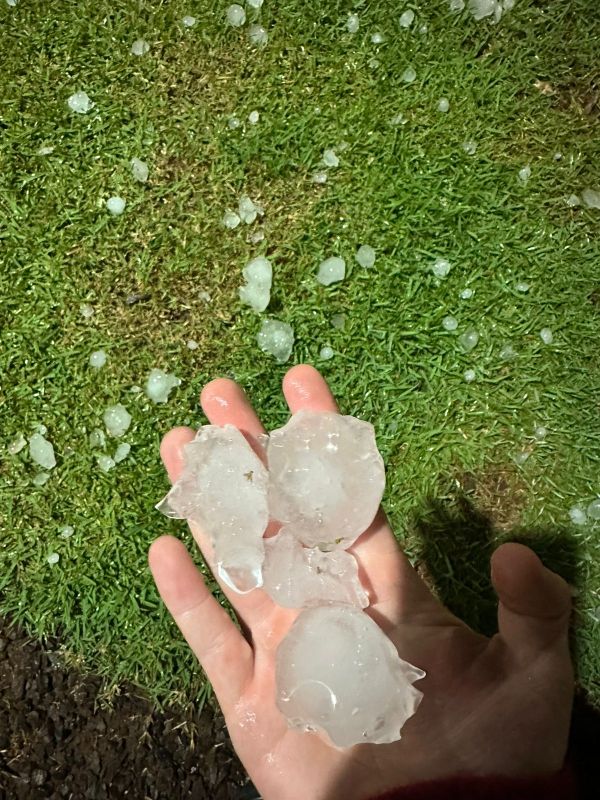 Cinco comunidades registram danos após forte queda de granizo em município do Oeste