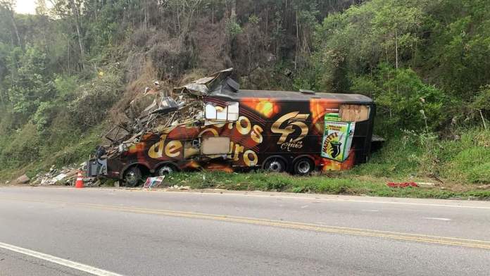 No ônibus viajam apenas Airton e a esposa. Foto: Divulgação/PRF