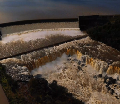 VÍDEO: barragem da Usina Hidrelétrica Ludeza transborda após fortes chuvas no Oeste de SC