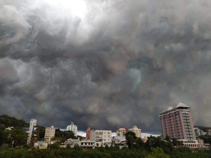 Chuva começa pela região Oeste e se desloca para a região Leste no decorrer da madrugada. Foto: Wilson Gutz/NDTV