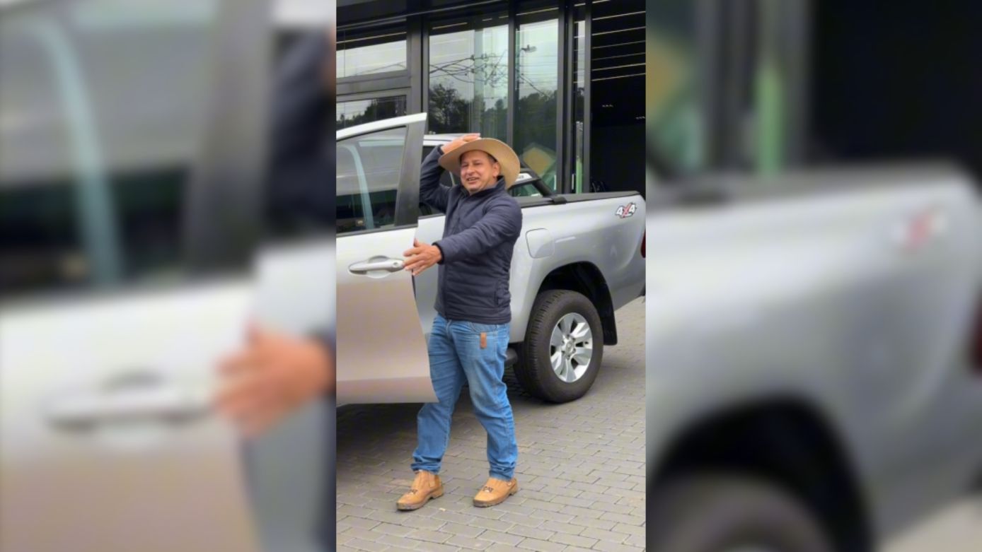 VÍDEO: a emoção de realizar o sonho de comprar uma Hilux