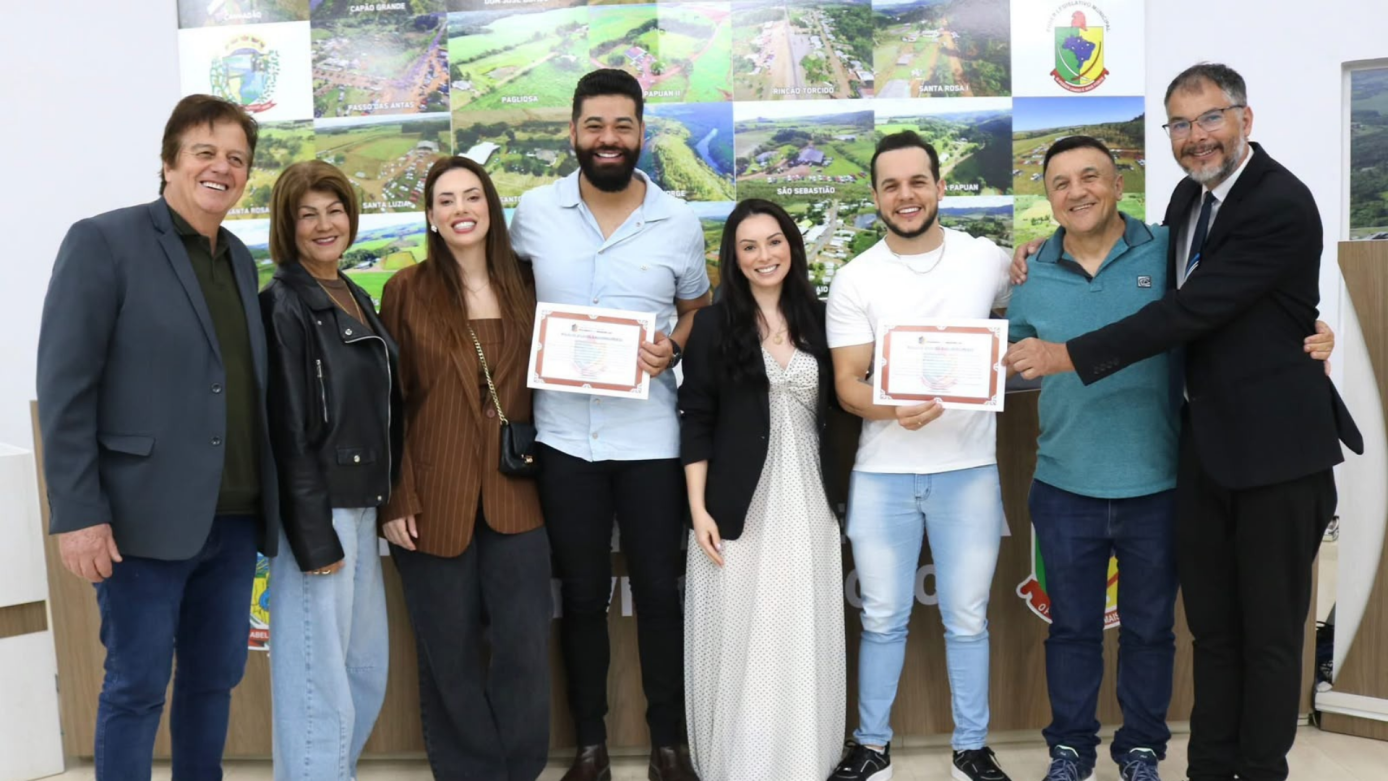 VÍDEO: Dupla Léo e Gian recebe Moção de Aplausos e Reconhecimento em Abelardo Luz