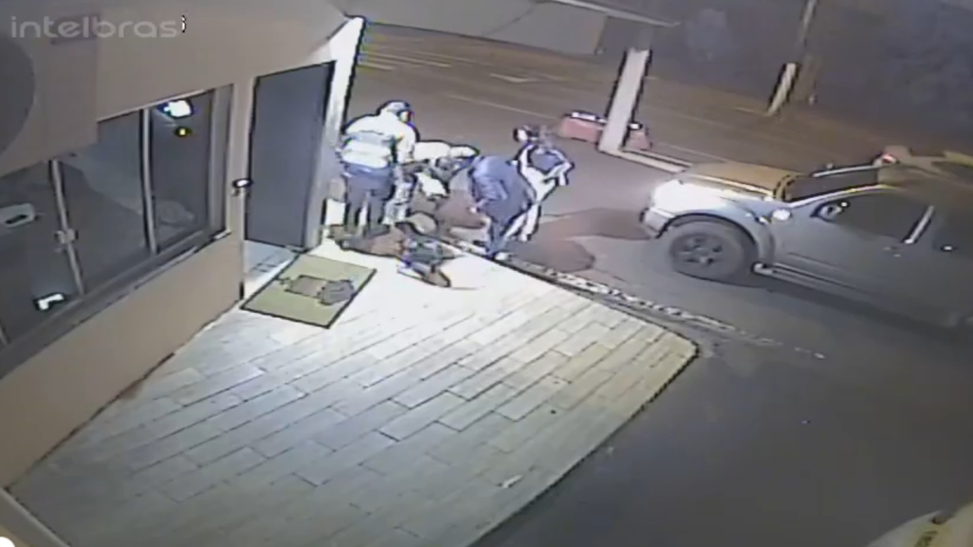 VÍDEO: policiais militares rodoviários salvam bebê de 11 dias engasgado em Bom Jesus