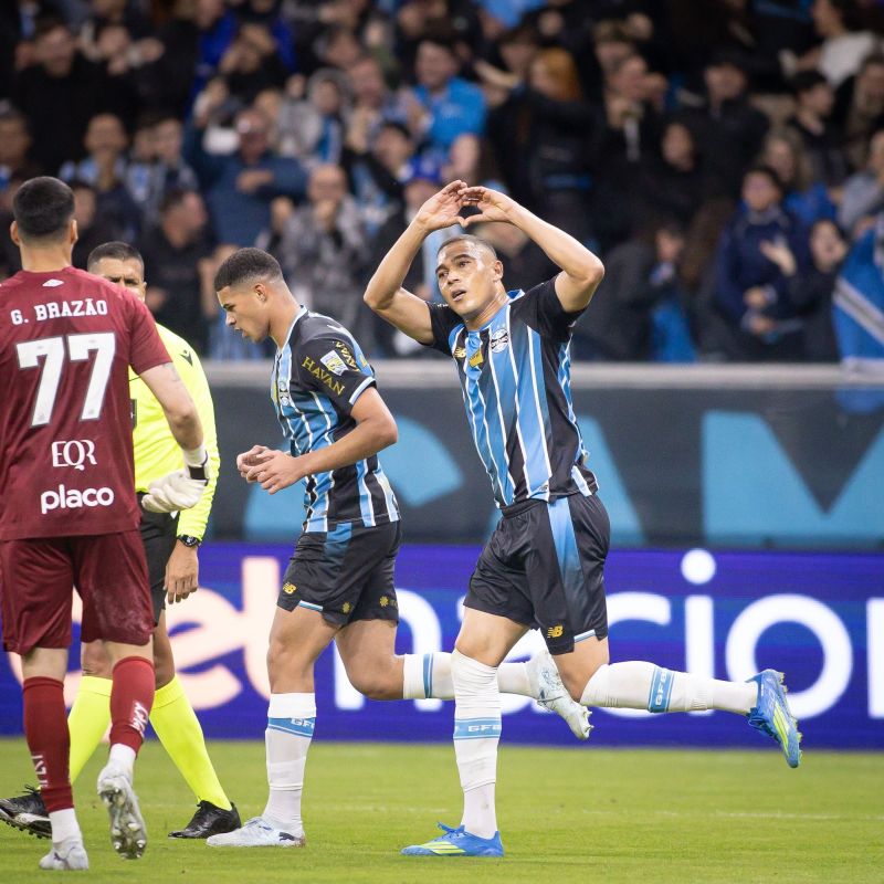 Grêmio vence o Santos, Inter perde e Chapecoense segue afundada no Z-4 do Brasileirão