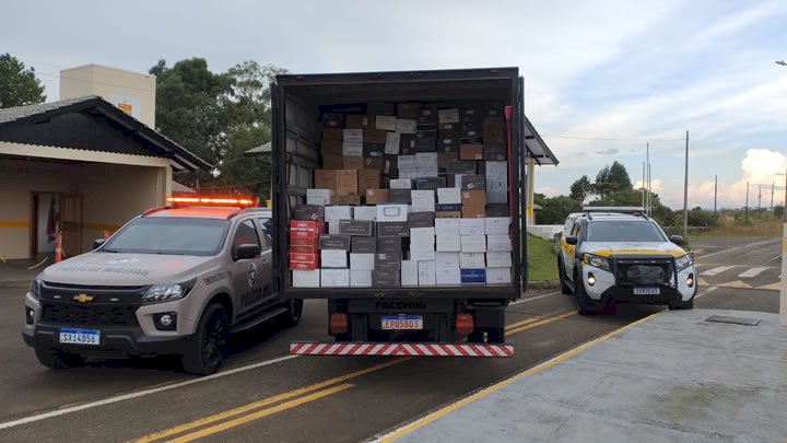 Caminhão com mais de 2 mil garrafas de vinho contrabandeado é apreendido em Santa Catarina