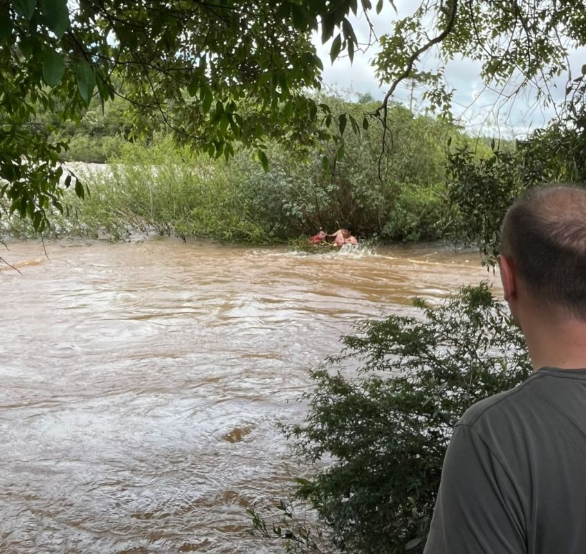 Homem é resgatado de correnteza no Rio Chapecó, em Abelardo Luz