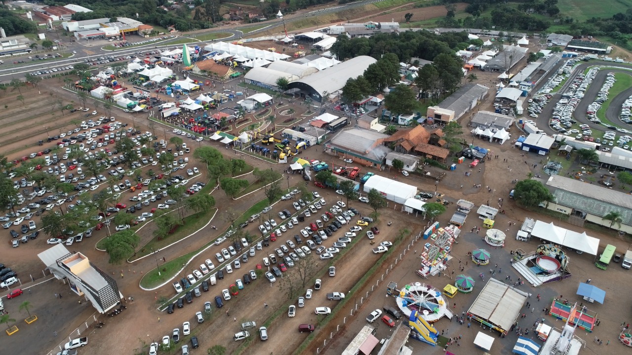 ExpoFemi 2026 amplia ações de acessibilidade com empréstimo de cadeiras de rodas e pulseiras de identificação para crianças