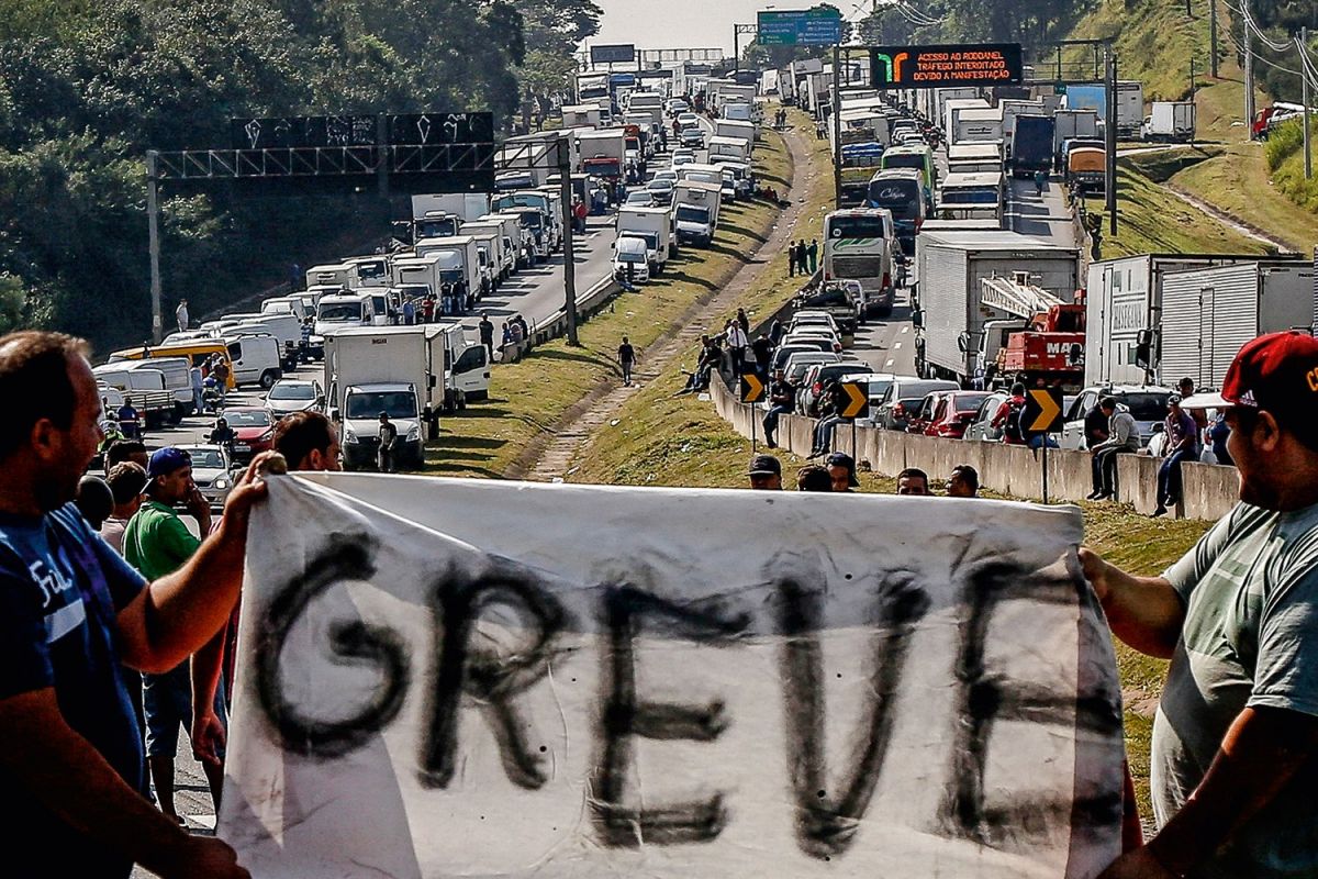 Greve de caminhoneiros volta ao radar e decisão pode sair nesta quinta-feira