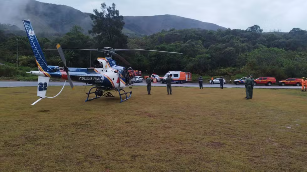 Helicóptero da Polícia Militar ajuda nas buscas — Foto: Arquivo pessoal/Leidiana de Fatima