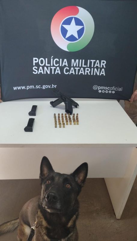 Polícia Militar apreende pistola calibre .45 e munições durante ação no bairro Alvorada, em Chapecó