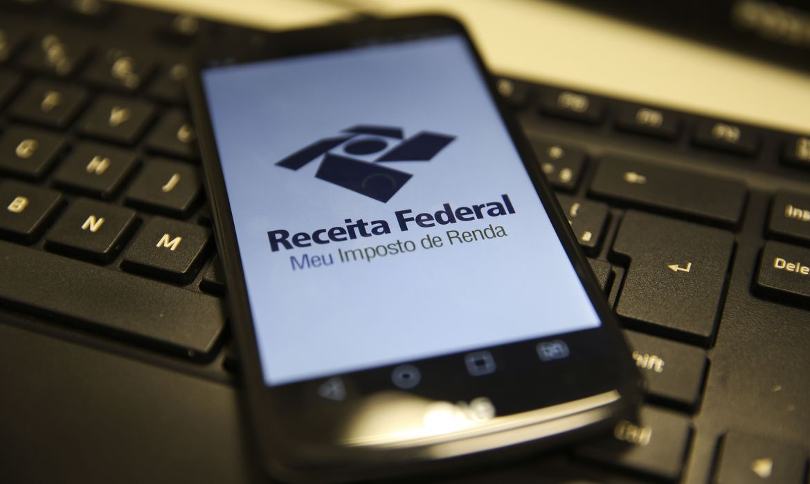 Receita libera consulta ao segundo lote da restituição do Imposto de Renda nesta terça-feira