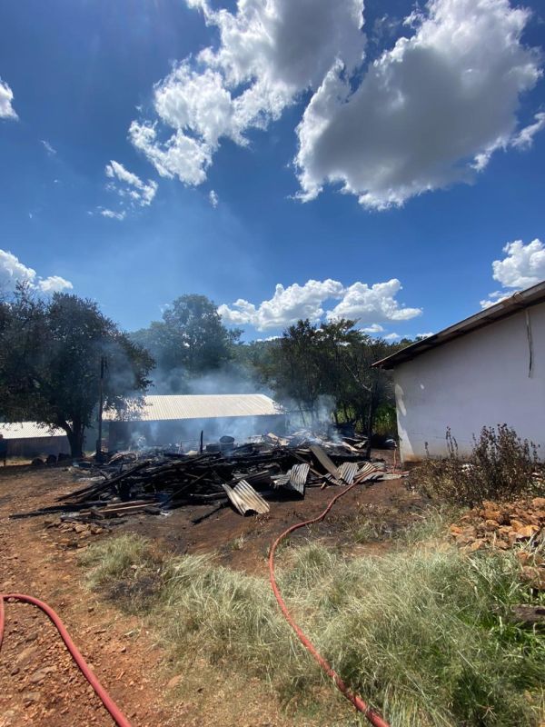 Incêndio atinge galpão e residência no interior de município do Oeste