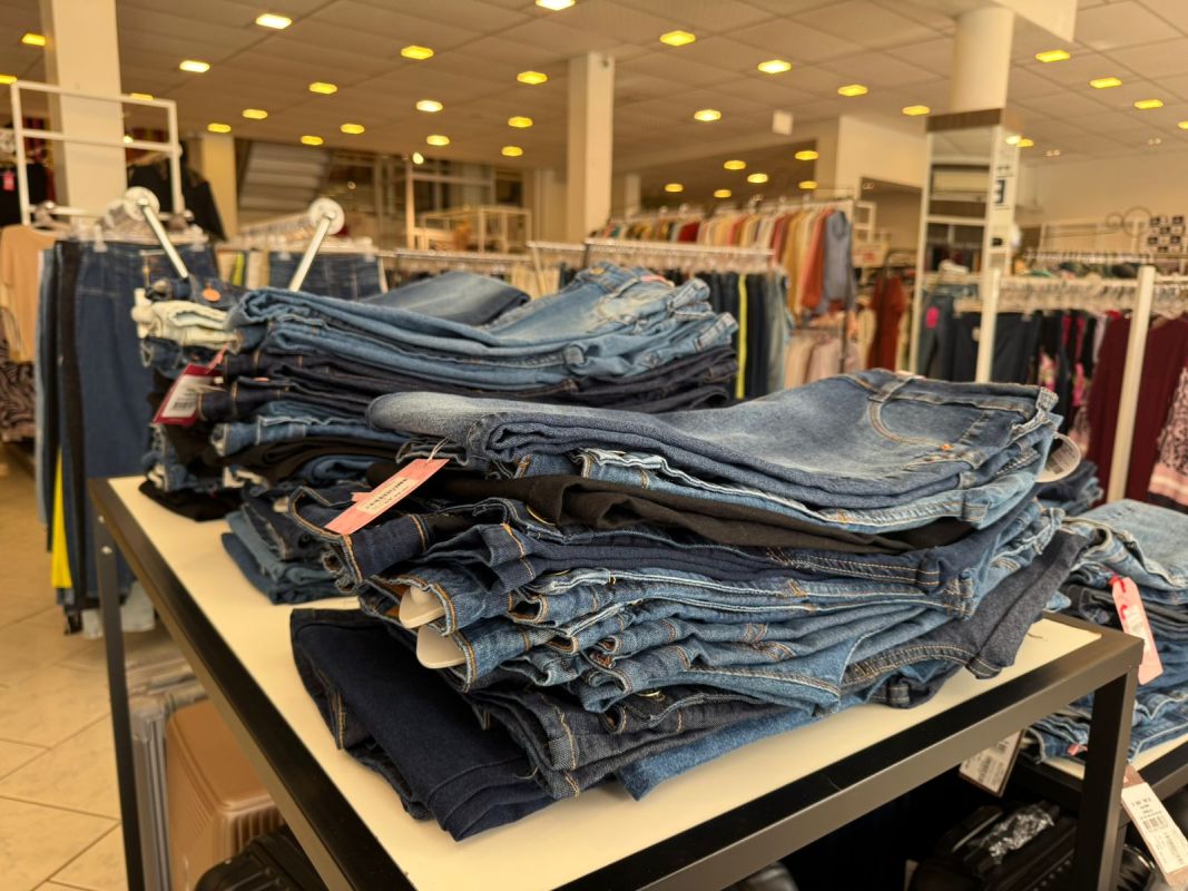 VÍDEO: Calça Jeans Feminina por apenas R$ 49,90 no outlet da Vest Oest!