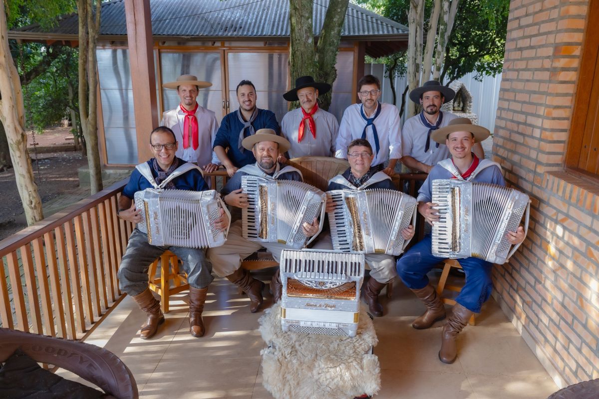 Econômico Atacadão e Badotti Supermercados promovem show gratuito com Os Monarcas em Xanxerê 