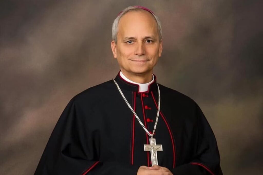Papa Leão XIV apresenta boa recuperação após cirurgia no pulmão