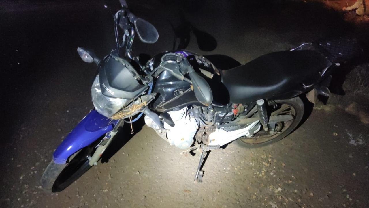 Homem é preso após fugir da polícia e cair de moto ao conduzir embriagado